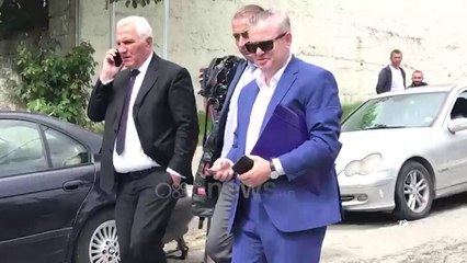 Ora news - Opozita parlamentare sërish sot tek rezidenca amerikane