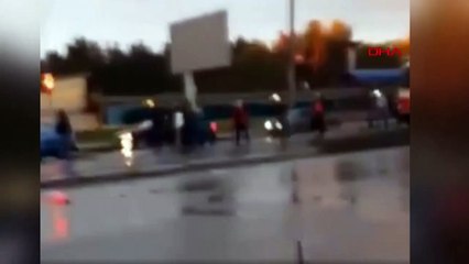 Yolcular ‘maske tak’ uyarısı yapan vatmanı darp etti