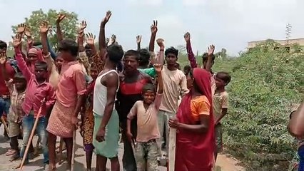 खाना बनाने के लिए ईट भट्टे से लकड़ी लेने के मजदूरों से मारपीट