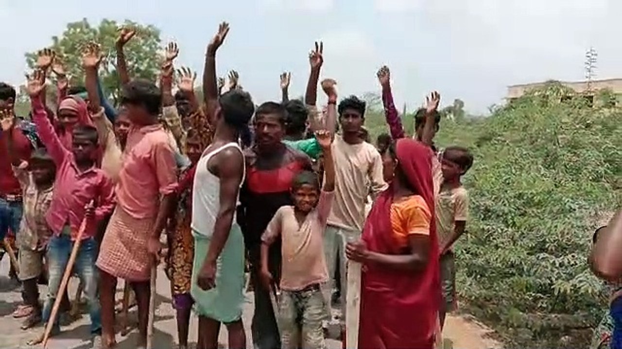 खाना बनाने के लिए ईट भट्टे से लकड़ी लेने के मजदूरों से मारपीट