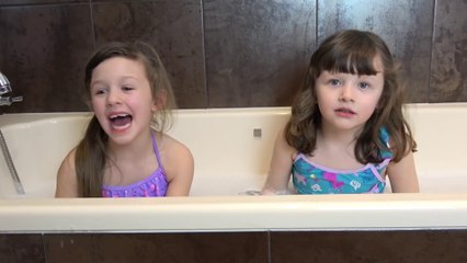 Sophia Isabella e Alice Brincando com - LOL Surprise Bonecas
