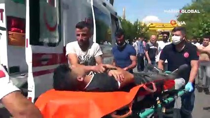 Kendisine sigara vermeyen Suriyeli genci herkesin gözü önünde bıçakladı