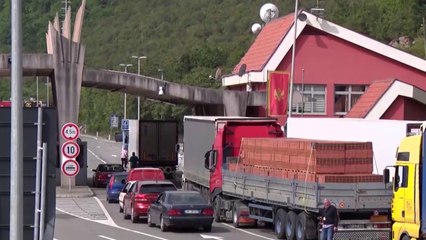 Ora News - Skandali me trafikun e emigrantëve, lirohet zinxhiri drejtues