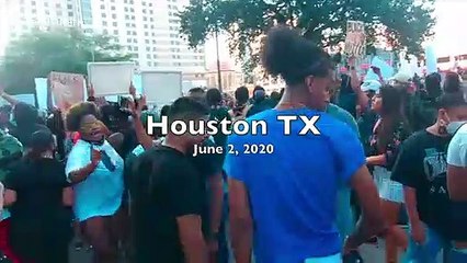 Houston protesters 'self-police' when vandals caught spray-painting bus