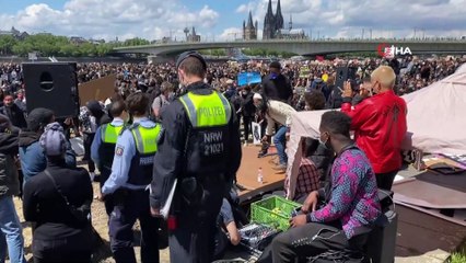 - Almanya’da ırkçılık karşıtı dev protesto