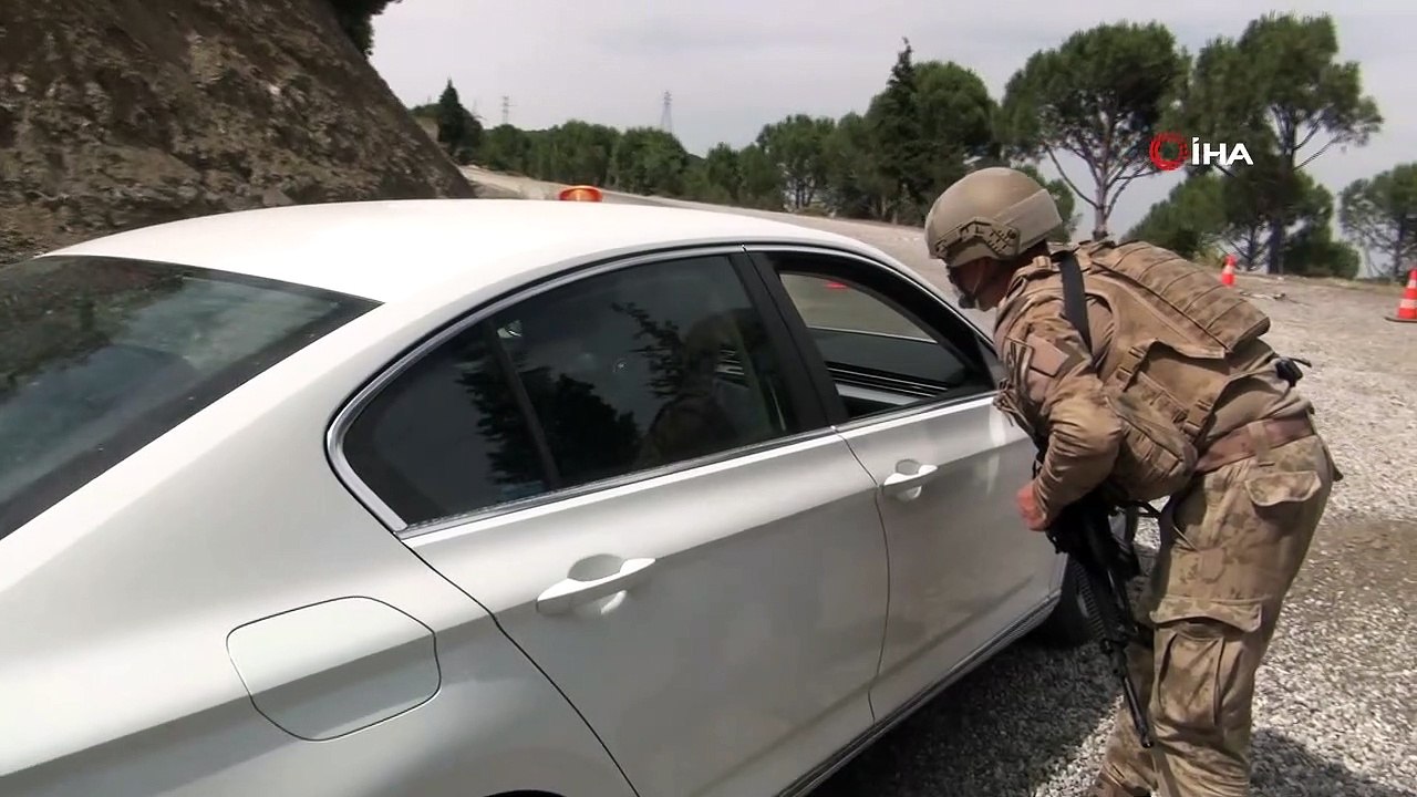 Manisa'nın Yunusemre ilçesine bağlı Yukarı Kayapınar Mahallesi karantinaya alındı