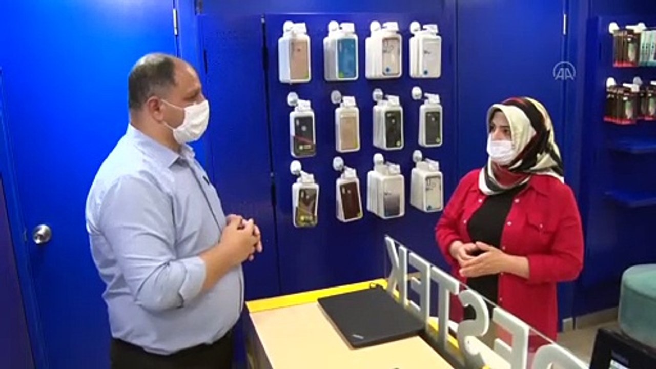 Mağaza çalışanı, yanlışlıkla hesabına yatırılan 20 bin lirayı iade etti - ELAZIĞ