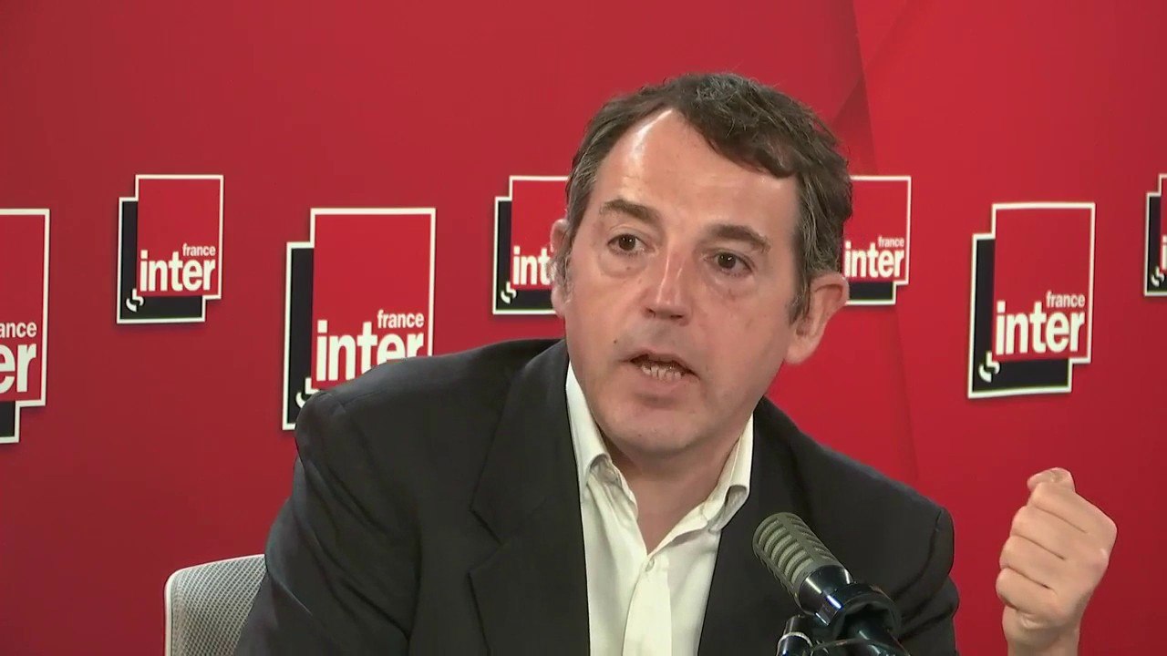 Jérôme Fourquet : "Derrière le phénomène Raoult, il y a des choses assez classiques : en période de crise ou d'épidémie, quelqu'un qui se lève et qui vous dit qu'il a une solution, suscite de l'attention et de la bienveillance"