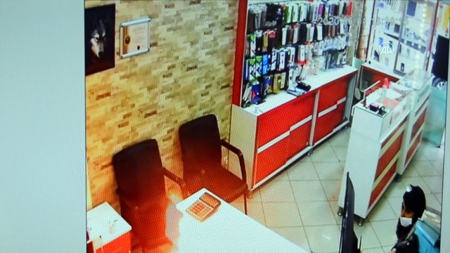 Telefon bataryasının patlama anı kameraya yansıdı - MANİSA