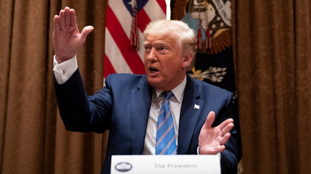 Trump to sign order creating police database