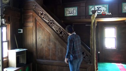 Çivi çakılmadan yapılan tarihi cami 136 yıldır ibadete açık