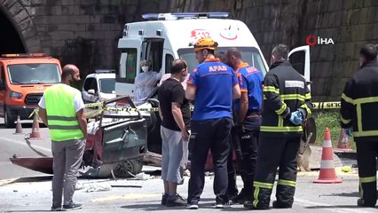 Otomobil hurda yığınına döndü: 1 ölü 1 yaralı