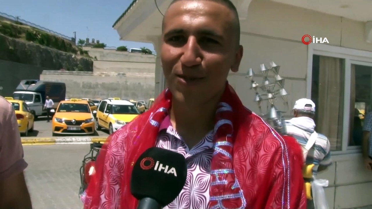 Şanlıurfa’da sosyal mesafeli asker uğurlama