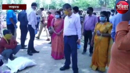 मंडलायुक्त व जिलाधिकारी अचानक पहुंचे सपेरों की बस्ती