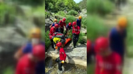 Doğa yürüyüşünde kayalıklardan düşen doğasever kurtarıldı - KOCAELİ