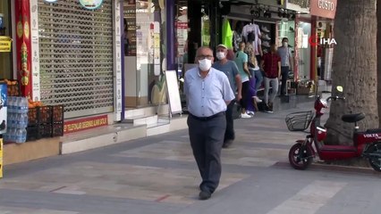 4. Defa Sokağa Çıkan 65 Yaş Ve Üstü Vatandaşlar: “Dışarı Çıkmamız Velinimet”