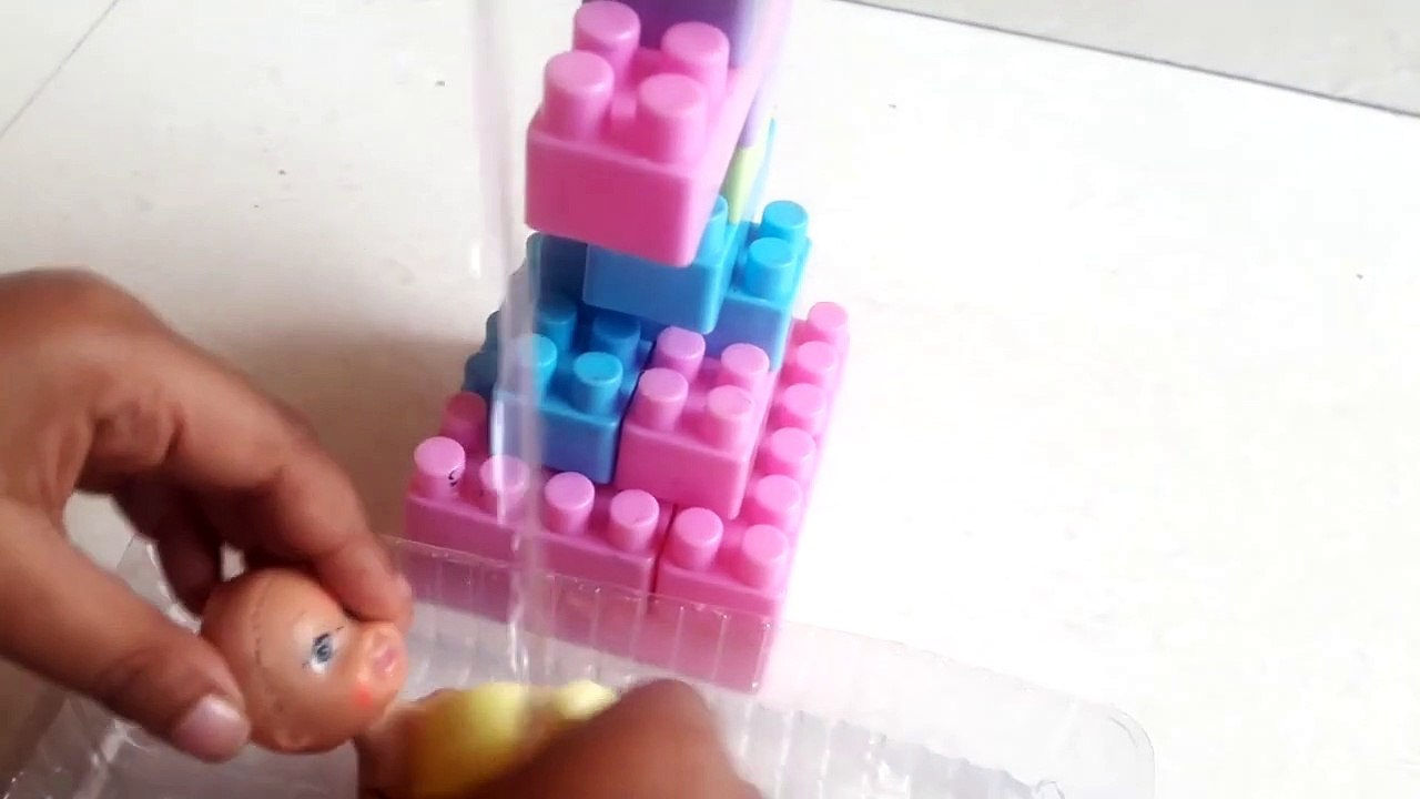 My Little Angel Trying Kids' Bathtub Toys!!! With Her Available Toys.Learn How to Bath a Baby