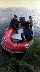 El Grupo Especial de Actividades Subacuáticas de la Guardia Civil busca a un cocodrilo en Valladolid