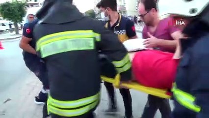 Kontrolden çıkan otomobil ortalığı savaş alanına çevirdi: 2 yaralı