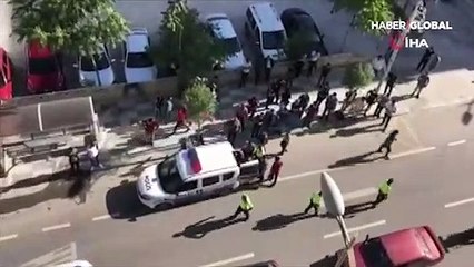 2 polis, maske uyarısı yaptığı kişilerce darp edildi