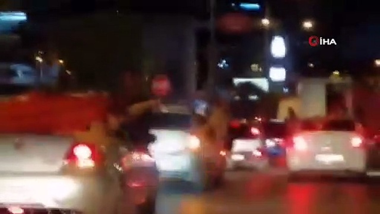 Tehlikeli asker eğlencesi konvoyu bu kadarına da pes dedirtti