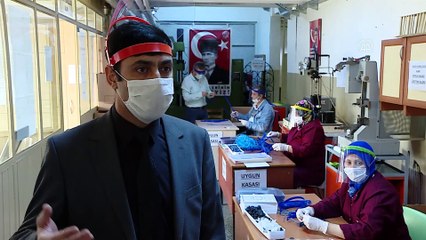 Meslek lisesi öğretmenleri LGS gözetmenlerine de koruyucu siperlik üretiyor - BURSA