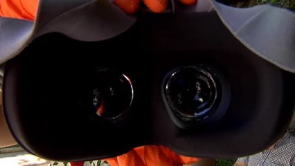 Las personas mayores confinadas en residencias siguen viajando gracias a la realidad virtual
