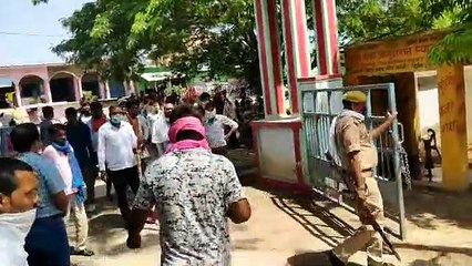 योजनाओं के बावजूद भी जब गायों को न्याय नहीं मिला तो गाय तहसील पहुंच गई