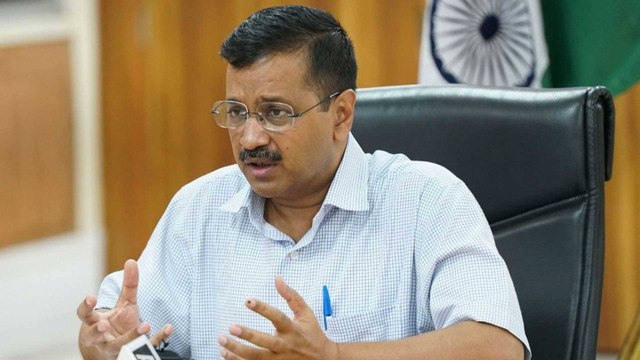 Arvind Kejriwal developing fever-sore throat, self isolates