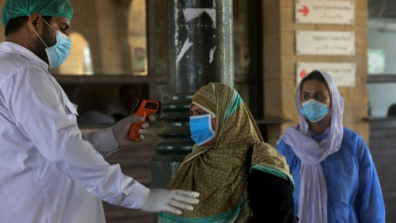 Pakistan COVID-19 infections pass 100,000