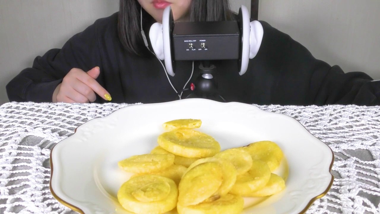 【ASMR咀嚼音】女子大生がポテトデラックス食べる音