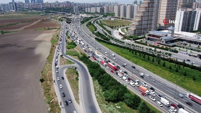 - Öğle saatlerinde TEM’de dikkat çeken yoğunluk- TEM otoyolunda trafik durma noktasına geldi
