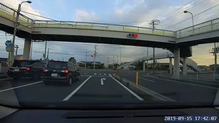 警察が宇部市床波交差点で携帯電話・シートベルトの取り締まり 山口県宇部市床波 20190915_174155