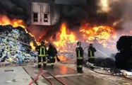 Modugno (BA) - In fiamme discarica di rifiuti (08.06.20)