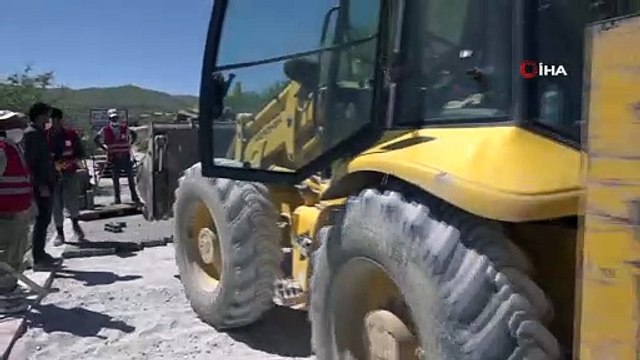 Edremit Belediyesi kilitli parke taşı çalışmalarına start verdi