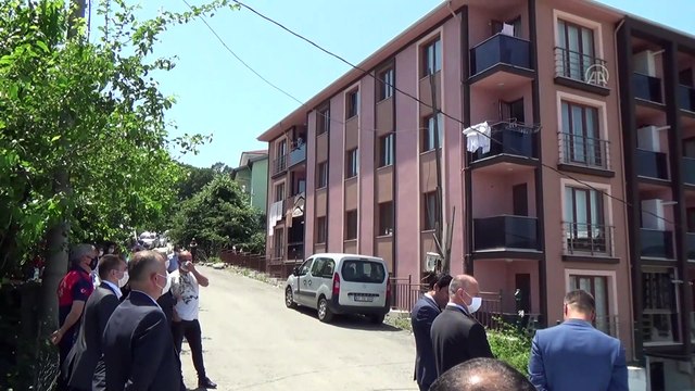 Eşini silahla yaralayarak rehin alan kişiyi polis ikna etti - ZONGULDAK