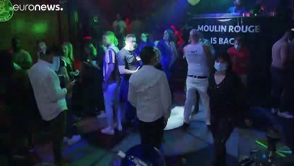 Korlátozásokkal, de újranyitottak az éjszakai klubok Svájcban