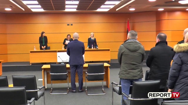 Report TV - 'Bie' qershori! Tërmeti dhe COVID-i shtyn pa afat Vetingu në polici