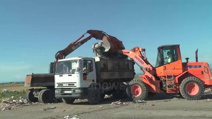 Descargar video: Ora News - Digjen plehrat gjatës natës, banorët e Manzës sërish në protestë