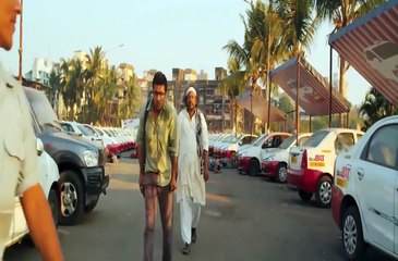 जब गुंडे एक विकलांग को परेशान कर रहे थे तो फिर जो उस विकलांग ने किया फाडू एक्शन सीन