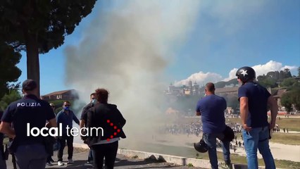 Italianet kerkojne doreheqjen e kryeministrit