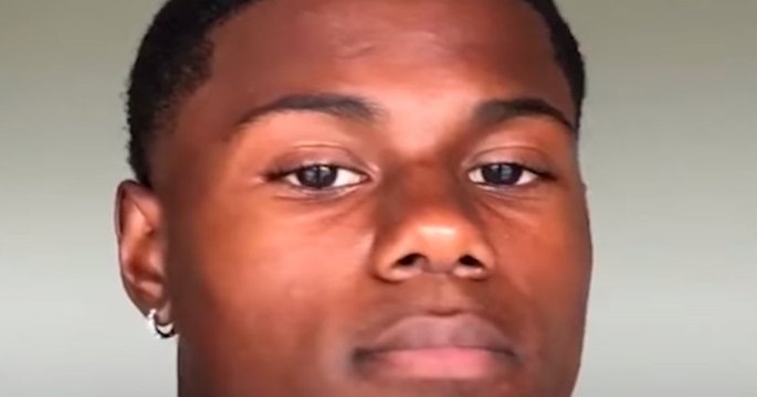 Violences policières : ce jeune Afro-Américain répète les règles à appliquer pour assurer sa sécurité