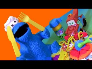 Descargar video: Play Doh Chef Cookie Monster Eats Pizza Lunch Box 123 Mold 'n Go Speedway Playdough Mater Cars Pixar