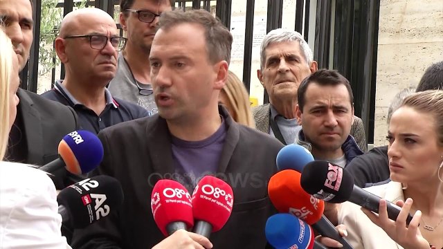 Ora News - Aleanca për Mbrojtjen e Teatrit kallëzon në SPAK anëtarët e Këshillit Bashkiak