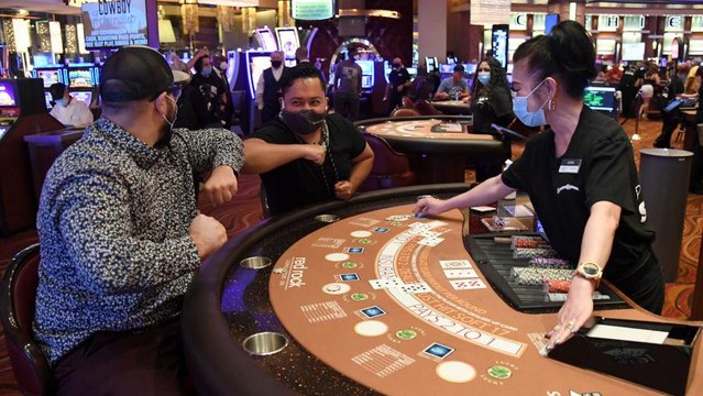 Las Vegas Casinos Opened Their Doors for the First Time in Months — Here's What It Looked