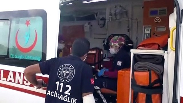 Çocuğa çarpmamak için manevra yapan otomobil devrildi: 3 yaralı - KIRIKKALE