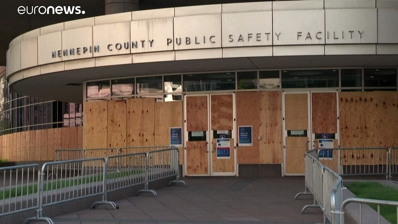 Kaution von 1 Million Dollar für Polizisten im Fall George Floyd