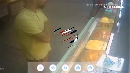 Ortaköy Kumpirciler Çarşısı'ndaki çökme anı kamerada