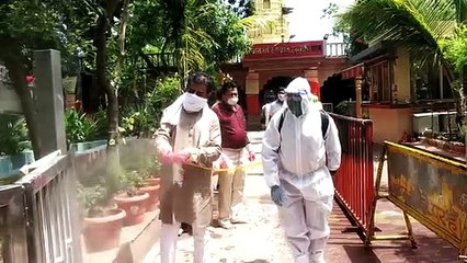 सांसद शंकर लालवानी पहुंचे रणजीत हनुमान और अन्नपूर्णा मंदिर, परिसर को किया सैनिटाइज