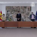 El Consejo de Ministros guarda un minuto de silencio en su reunión presencial